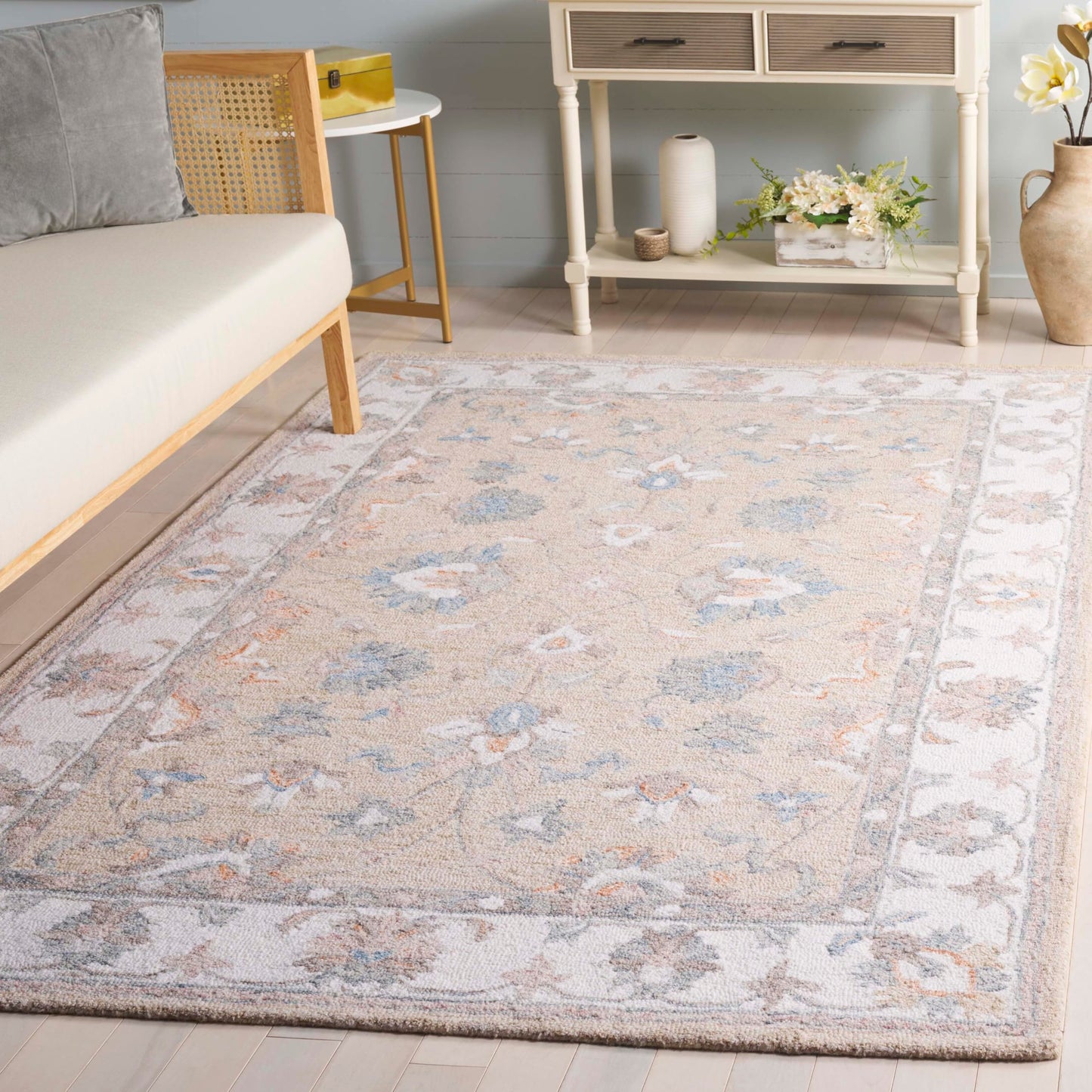 SAFAVIEH Area Rug 8x10 - Heritage Collection - Large - Beige & Ivory, Handmade Wool, Ideal for Living Room, Bedroom, Dining Space (HG125B)
