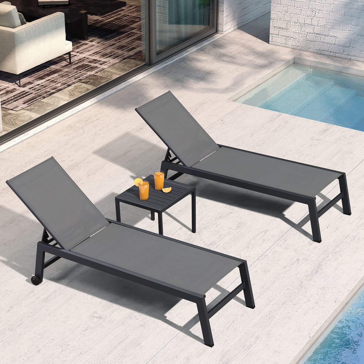 PURPLE LEAF Outdoor Chaise Lounge with Wheels for Outside 2 Pieces Aluminum Patio Lounge Chair with 5 Adjustable Position Sunbathing for Patio, Beach, Yard, Pool, Side Table Included, Grey