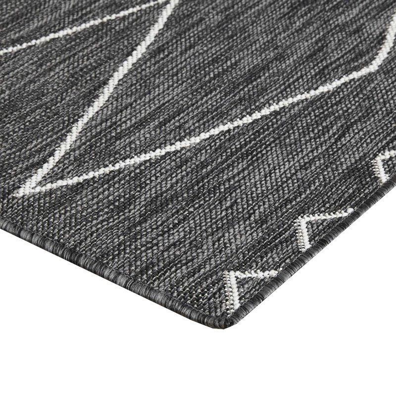 Madison Park Darya Woven Turkish Indoor/Outdoor Area -Rug for Backyard, Geo Moroccan, Home Décor, Weather Resistant Floor Mat, Easy to Clean Patio -Rugs, Deck Carpets, 7'11" x 10', Grey/White