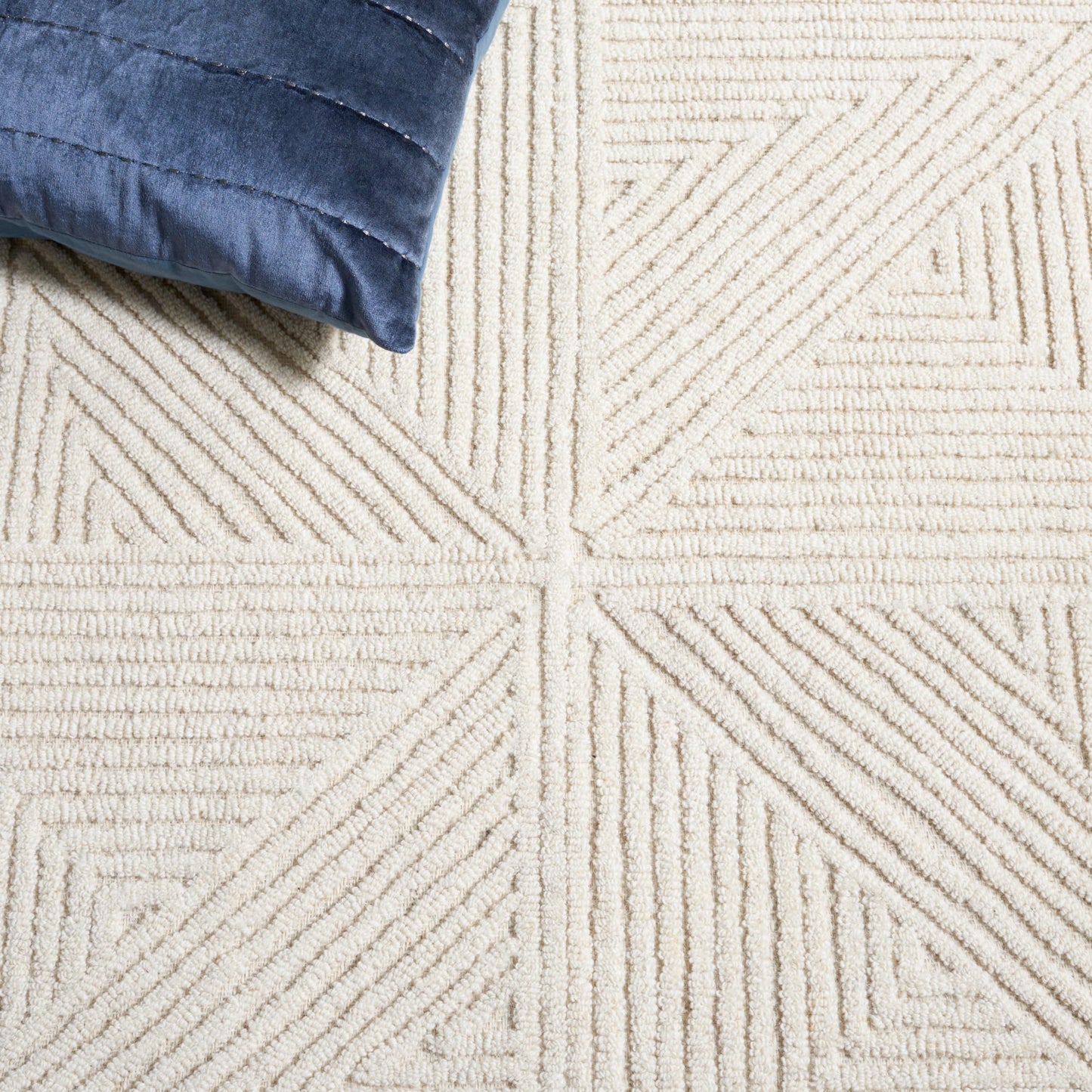 SAFAVIEH Area Rug 8x10 - Textural Collection - Large - Ivory, Handmade Wool, Ideal for Living Room, Bedroom, Office, Dining Space (TXT103A)