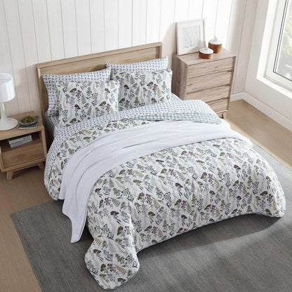 Eddie Bauer - Full/Queen Quilt Set, Reversible Cotton Bedding with Matching Shams, Classic Floral Home Decor with Plaid Reverse (Flower Field Green, Full/Queen)