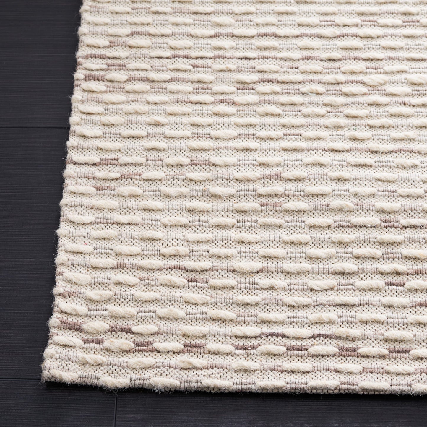 SAFAVIEH Area Rug 8x10 - Marbella Collection - Large - Beige, Handmade Wool, Ideal for Living Room, Bedroom, Office, Dining Space (MRB158B)