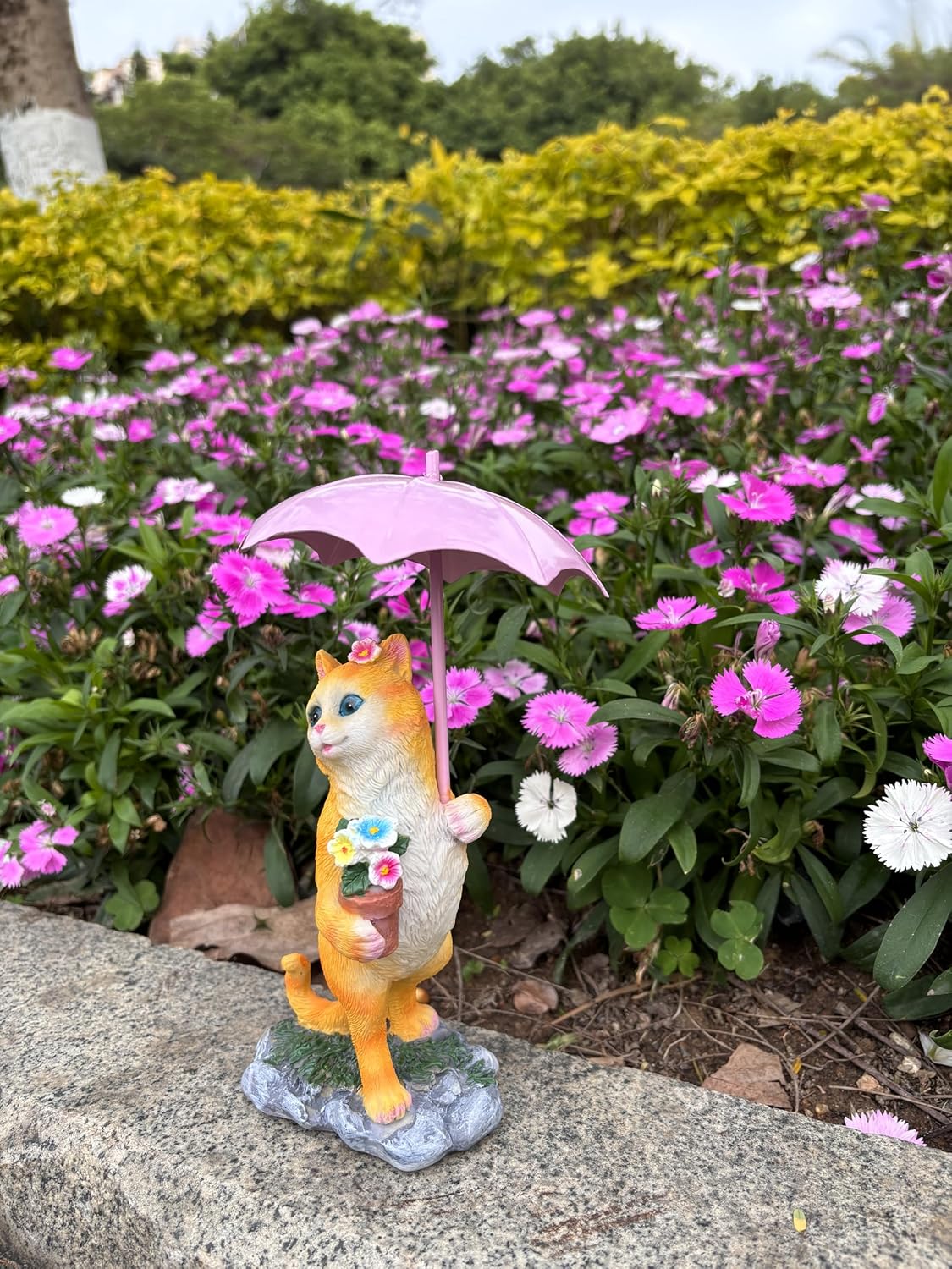 Yaoemei Cat Statue, Garden Kitty Cat Sculpture Holding Flower Pot with Umbrella, Outdoor Cat Home Decor for Yard Patio
