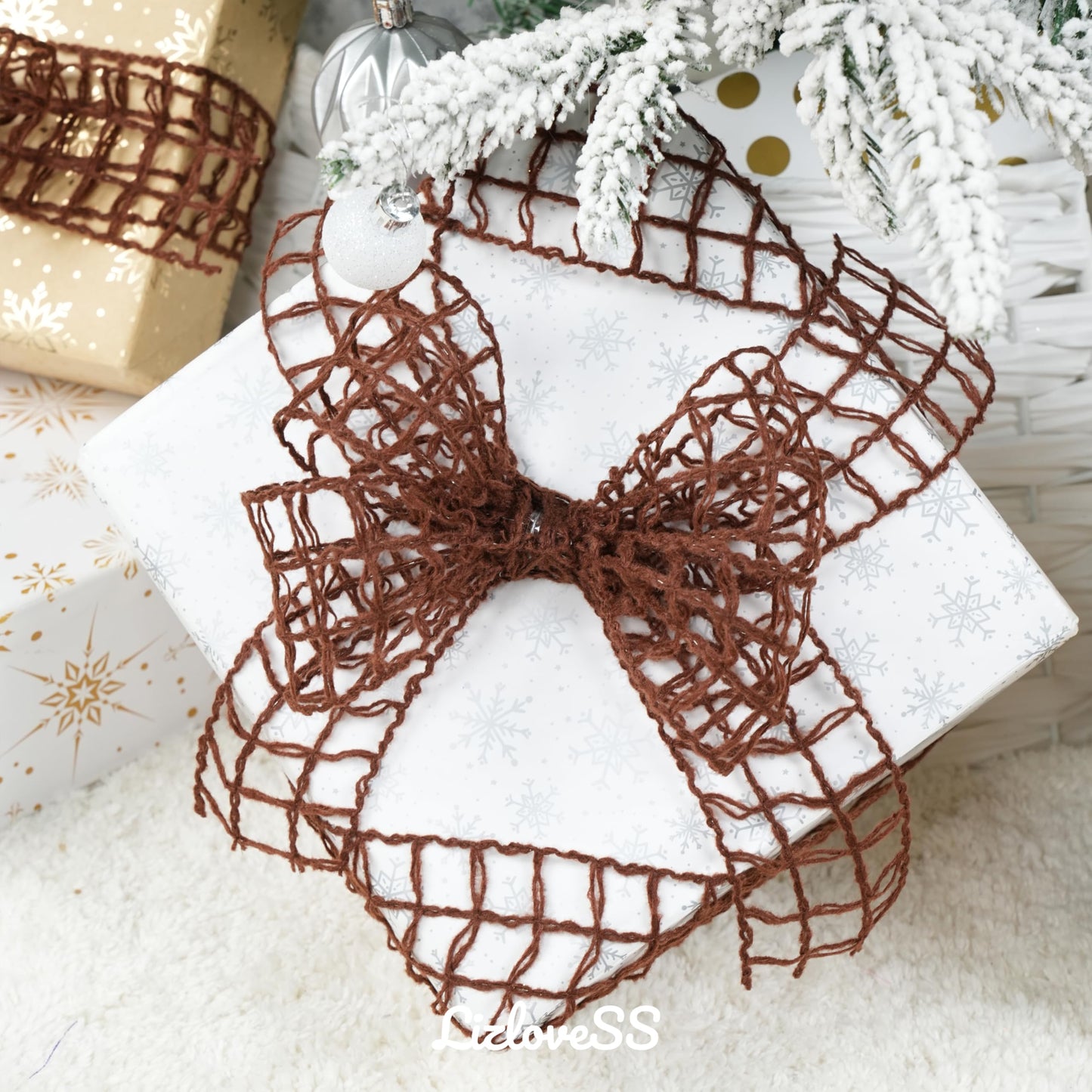 LIZLOVESS Brown Mesh Burlap Wired Ribbon 2.5" x 10 Yards Rustic Wrapping Ribbon Net Ribbon for Christmas Home Decor Wedding Gift Wrapping Tree Topper Bows Wreaths Craft Supplies Thanksgiving Autumn