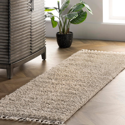 Nuloom Neva Beige/Ivory, 2'6" x 6', Modern, Shag, Tasseled, Soft and Cozy, High Traffic, Stain Resistant, Easy Clean, Durable Runner for Bedroom, Living Room, Dining Space, Den, Foyer, Entryway
