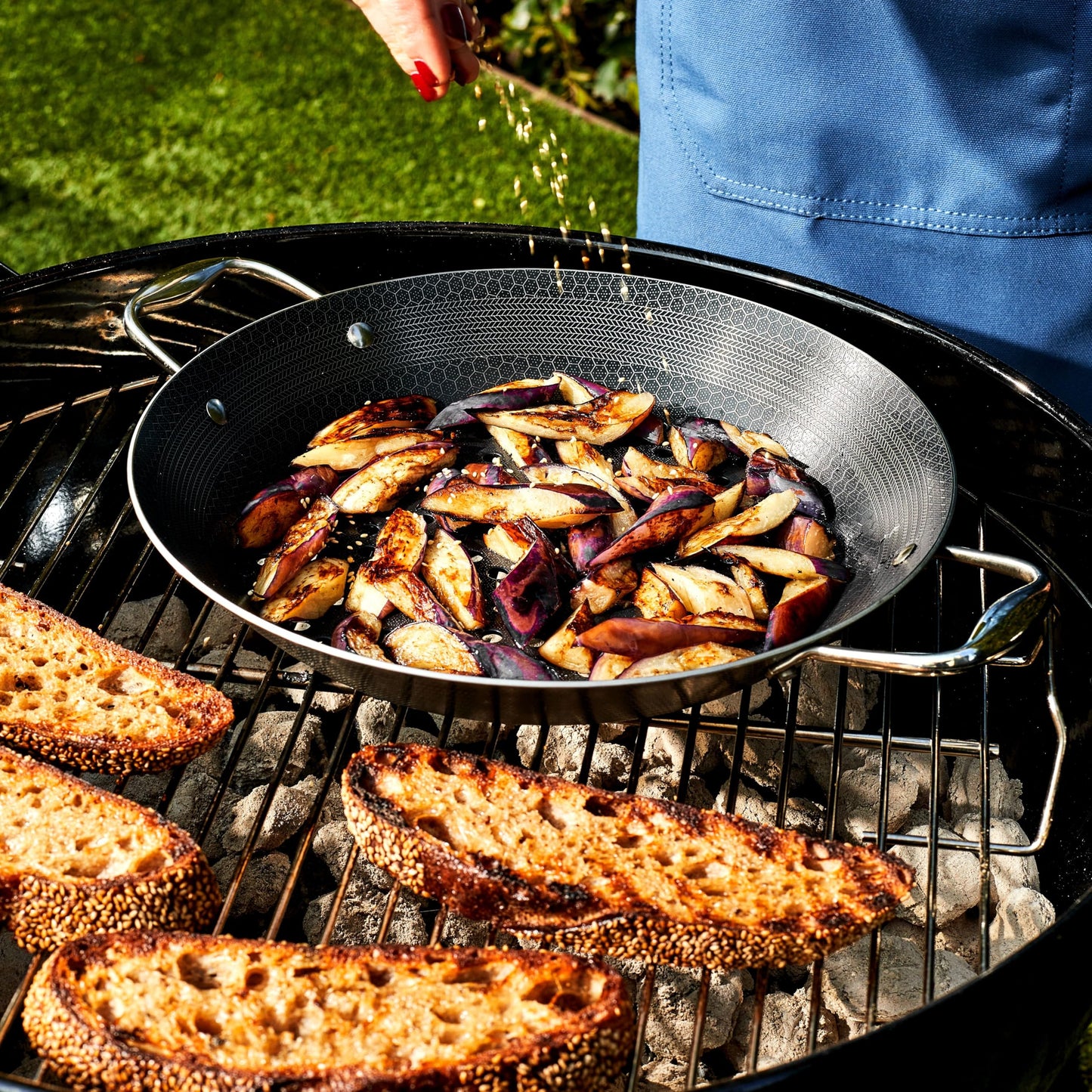 HexClad Hybrid Nonstick BBQ Grill Pan, Dishwasher-Friendly, BBQ and Oven-Safe Up to 900°F