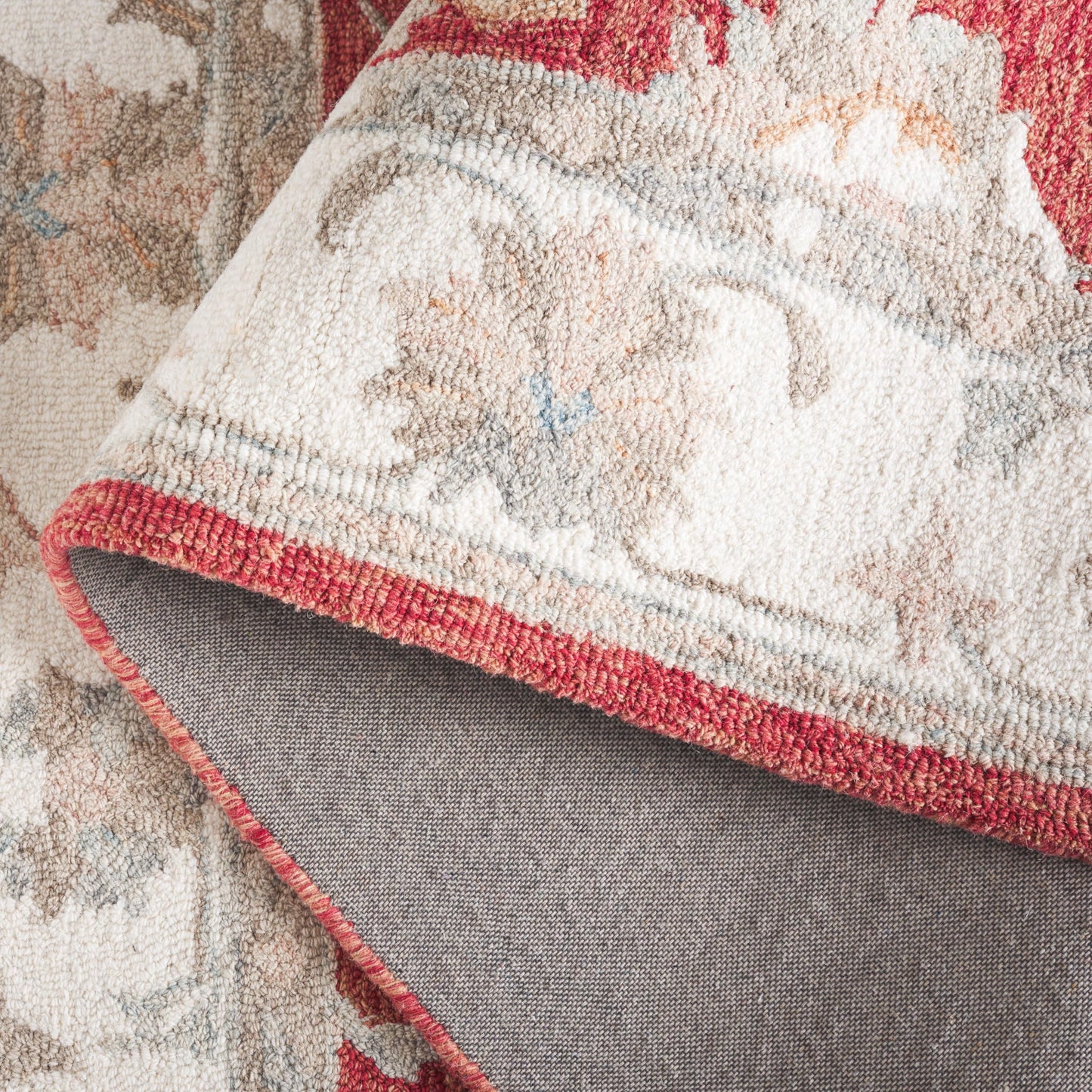 SAFAVIEH Area Rug 8x10 - Heritage Collection - Large - Red & Ivory, Handmade Wool, Ideal for Living Room, Bedroom, Dining Space (HG125Q)