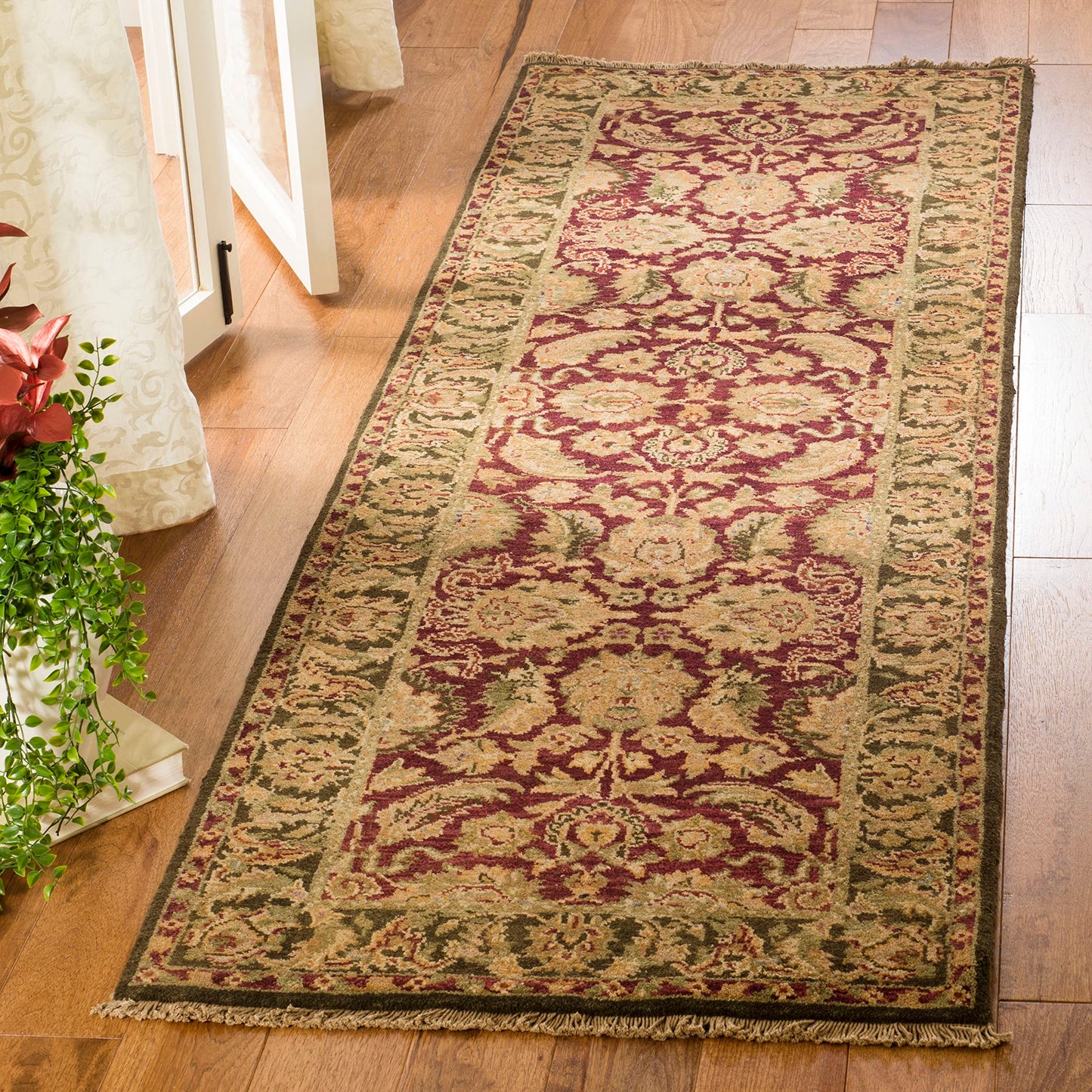 SAFAVIEH Old World Collection Runner Rug - 2'6" x 8', Burgundy & Green, Handmade Traditional Oriental Wool, Ideal for High Traffic Areas in Living Room, Bedroom (OW115A)