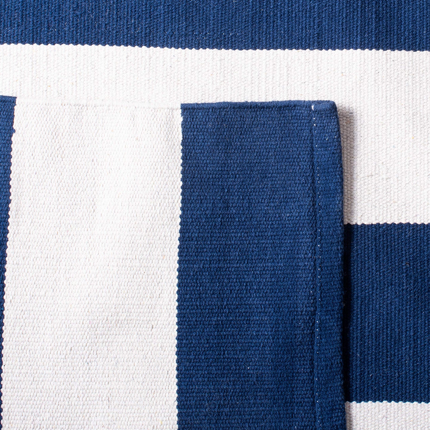 SAFAVIEH Montauk Collection X-Large Area Rug - 12' x 18', Navy & Ivory, Handmade Flatweave Cotton, Woven Texture, Farmhouse Stripe Pattern, Ideal for Living Room, Bedroom, Dining Space (MTK712H)