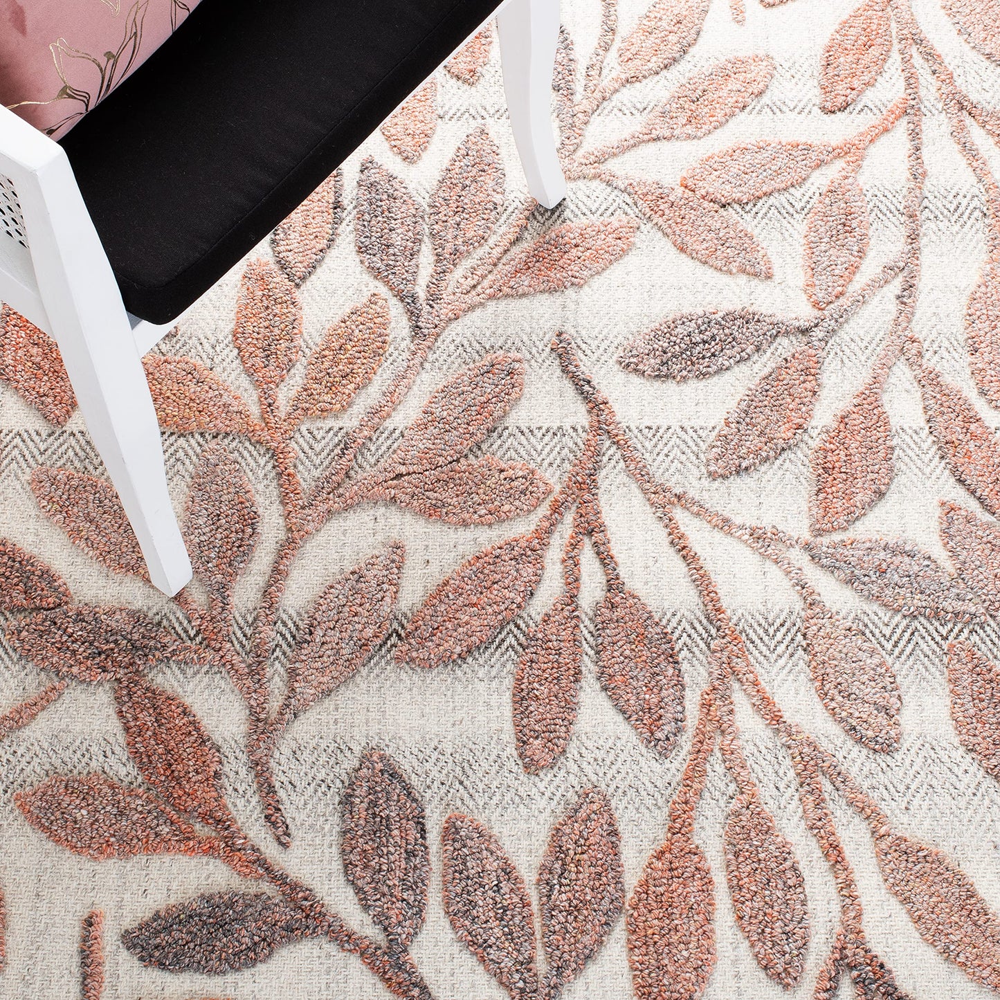 SAFAVIEH South Hampton Collection 8' x 10' Rust / Ivory SHA302P Handmade Botanical Wool Area Rug