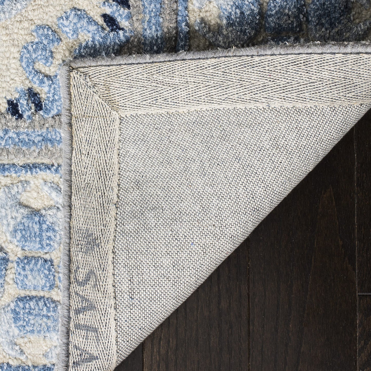 SAFAVIEH Bella Collection Area Rug - 7' Square, Ivory & Blue, Handmade Wool & Viscose, Ideal for High Traffic Areas in Living Room, Bedroom (BEL155A)