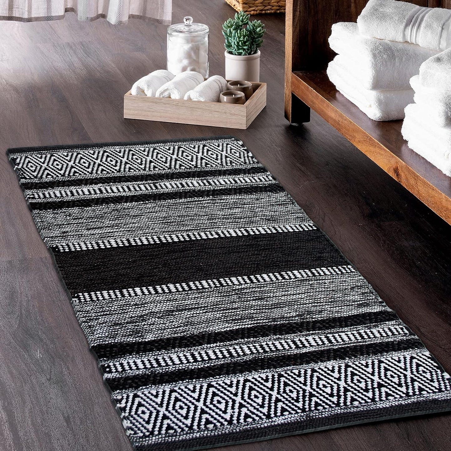 Chardin Home Farmhouse Rug 24''x36'' Black-White, Recycled Cotton Hand Woven Rug for Hallways, Kitchens, Bedrooms