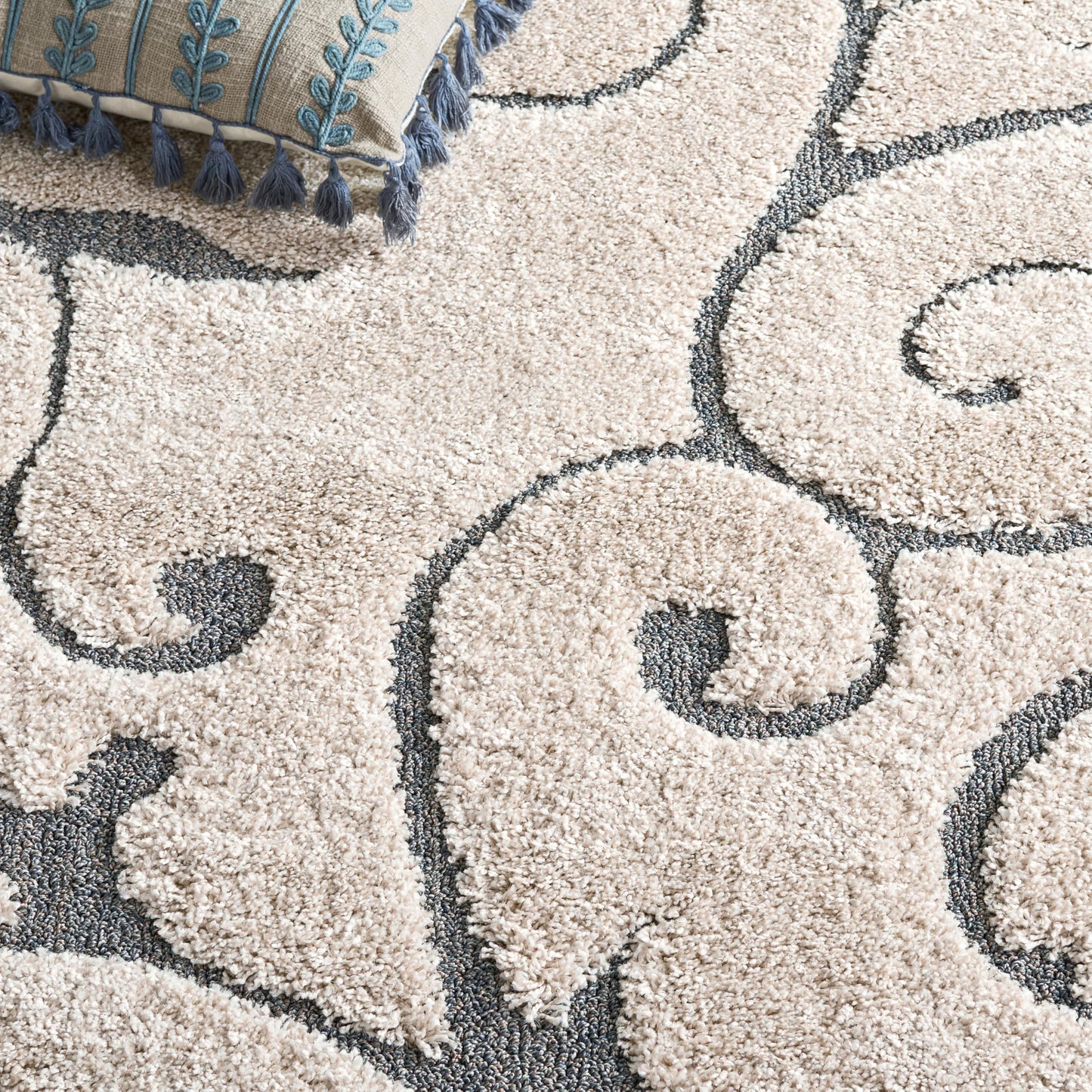 SAFAVIEH Area Rug 8x10 - Florida Shag Collection - Large - Beige & Blue Grey, Scroll Design, Non-Shedding & Easy to Clean, High-Low Plush Pile, Ideal for Living Room, Bedroom, Dining (SG455-1155)