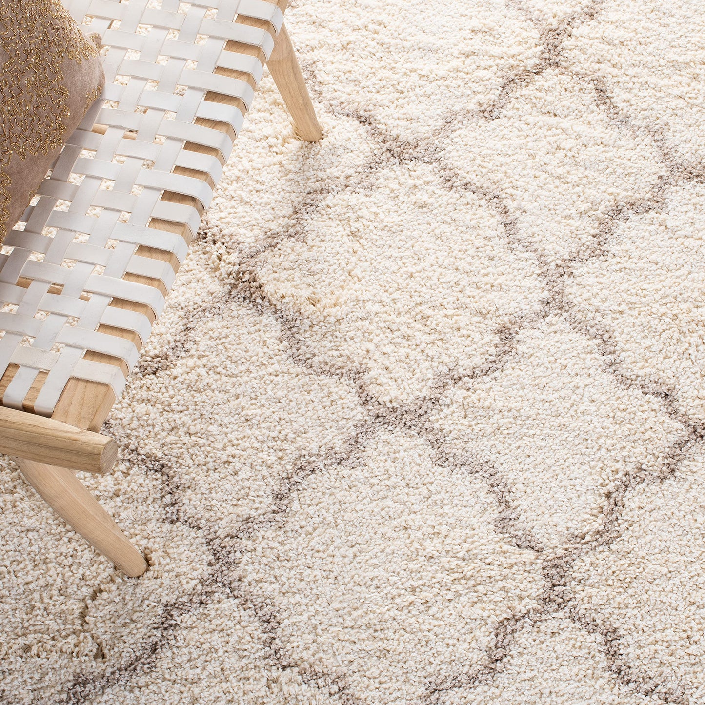 SAFAVIEH Area Rug 8x10 - Hudson Shag Collection - Large - Ivory & Beige, Trellis Pattern, Non-Shedding & Easy Cleaning, Ultra Plush Thick Pile, Ideal for Living Room, Bedroom, Dining Space (SGH282E)