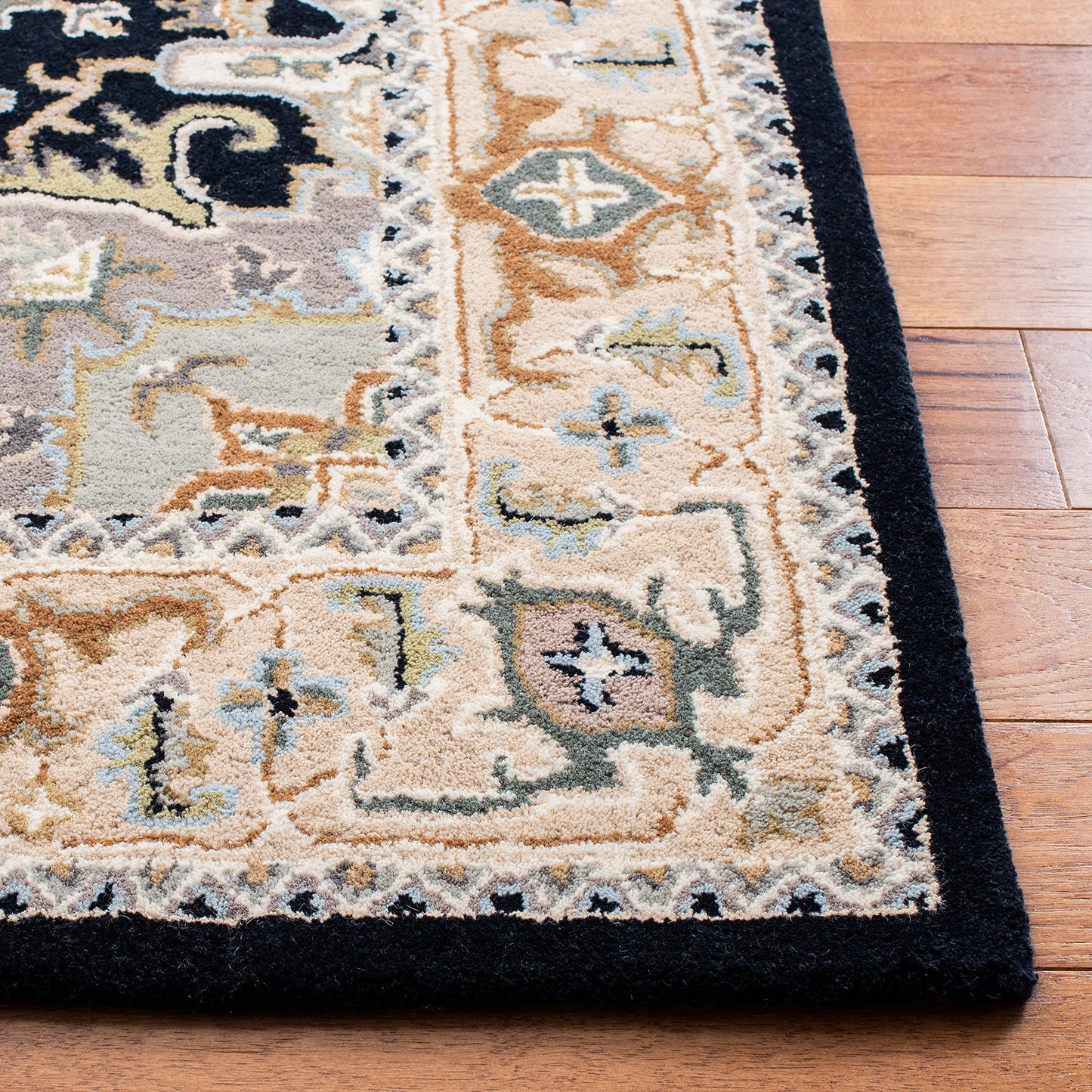 SAFAVIEH Heritage Collection Area Rug - 8' Square, Beige & Navy, Handmade Wool, Traditional Oriental Medallion Design, Ideal for Living Room, Bedroom, Dining Space (HG625D)