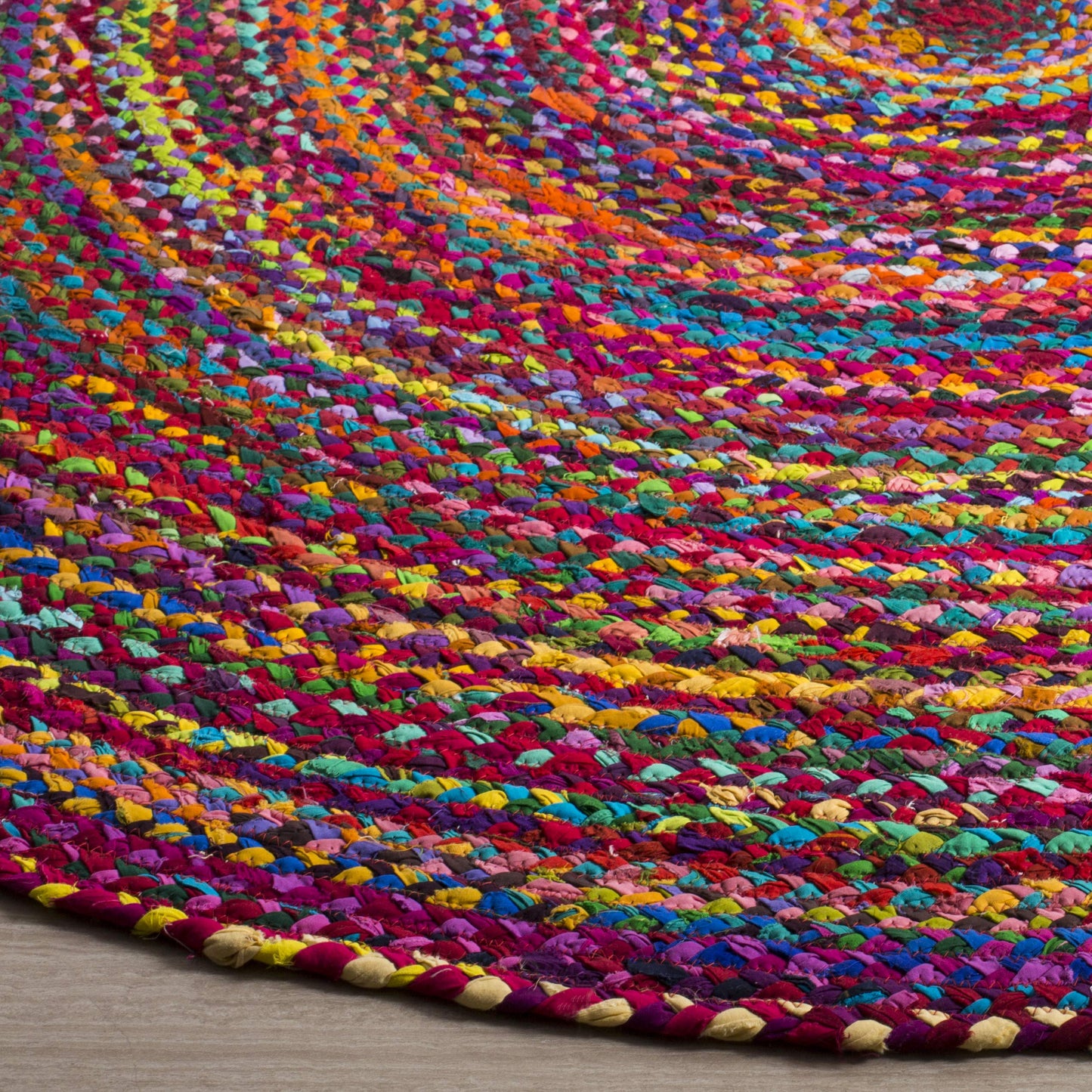 SAFAVIEH Braided Collection Area Rug - 9' Round, Red & Multi, Handmade Woven Cotton, Boho Reversible Style, Ideal for Living Room, Bedroom (BRD210A)