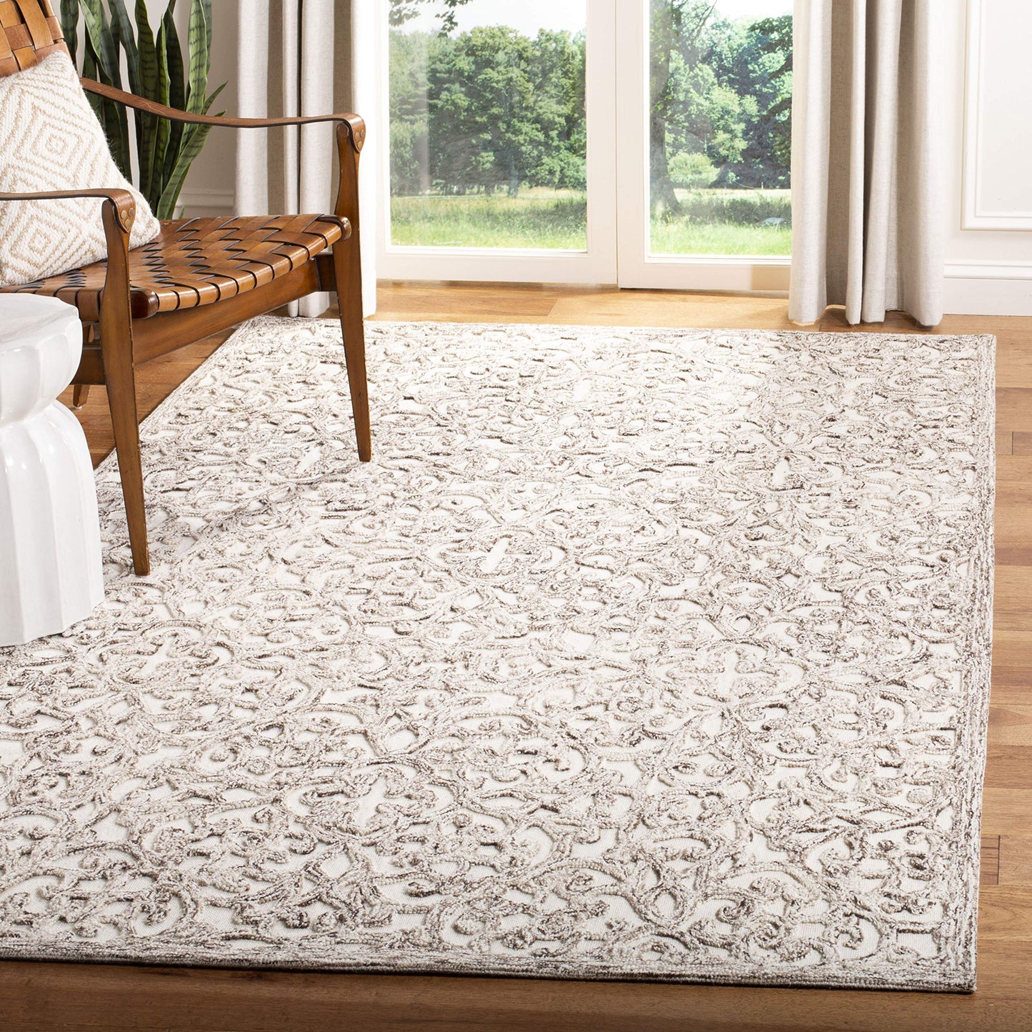 SAFAVIEH Trace Collection Area Rug - 8' Square, Brown & Ivory, Handmade Wool, Ideal for High Traffic Areas in Living Room, Bedroom (TRC103T)