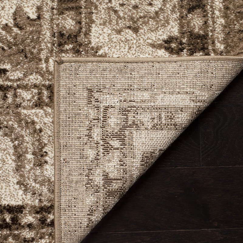 SAFAVIEH Vintage Hamadan Collection Area Rug - 3' Square, Taupe, Traditional Persian Design, Non-Shedding & Easy to Clean, Ideal for Living Room, Bedroom, Dining Space (VTH214T)