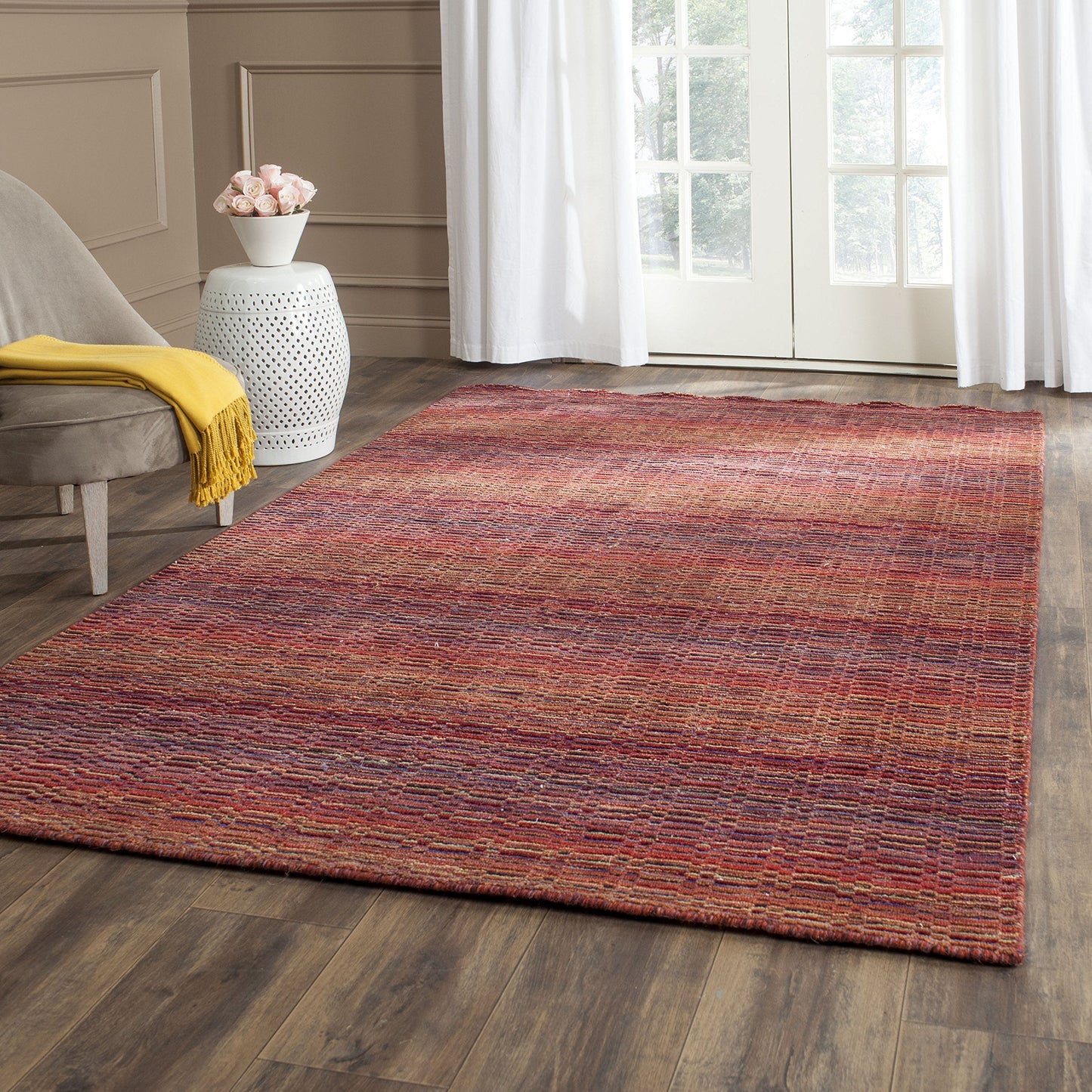 SAFAVIEH Area Rug 8x10 - Himalaya Collection - Large - Red & Multi, Handmade Wool, Ideal for Living Room, Bedroom, Office, Dining Space (HIM703A)