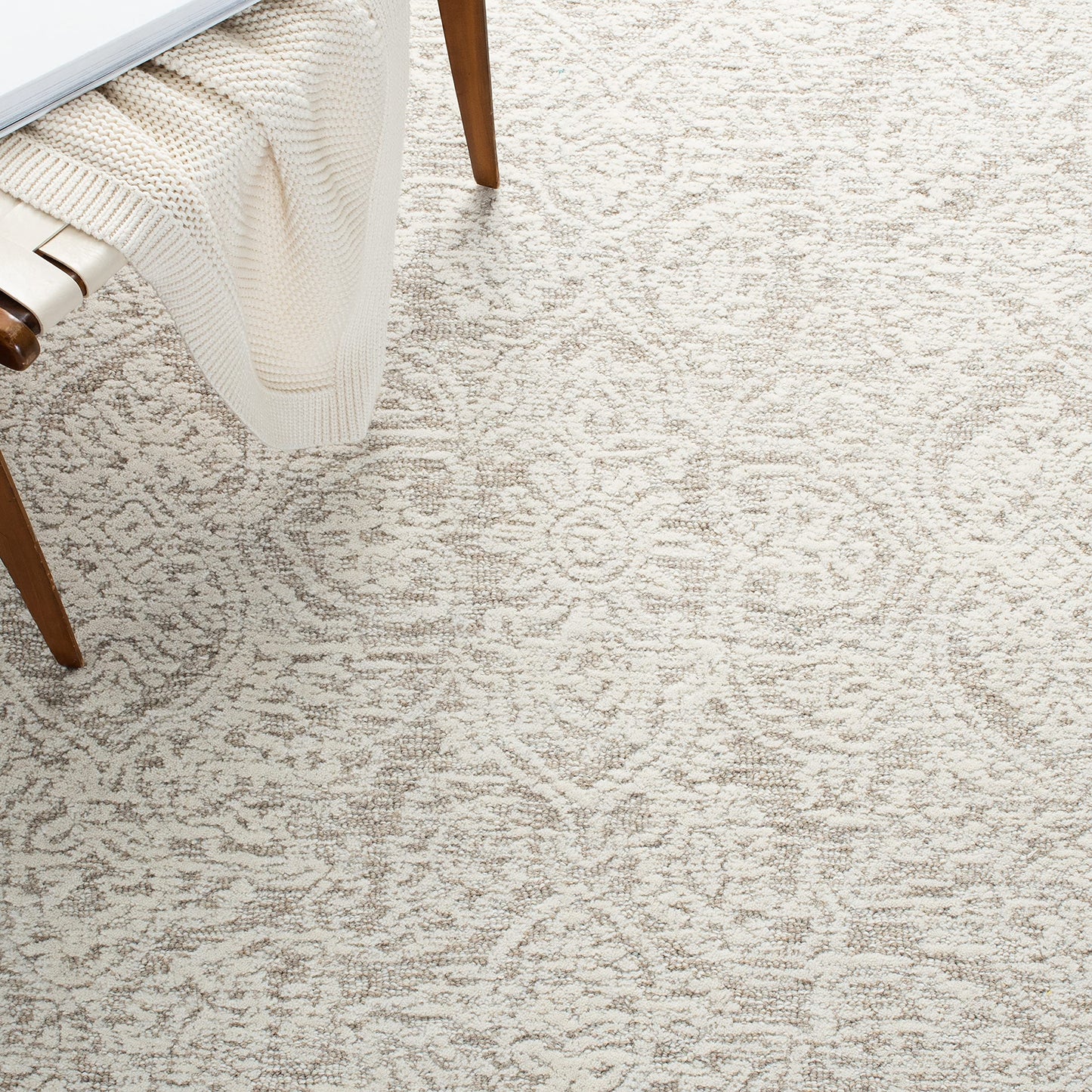SAFAVIEH Area Rug 10x14 - Metro Collection - Large - Natural & Ivory, Handmade Wool, Ideal for Living Room, Bedroom, Dining Space (MET998A)