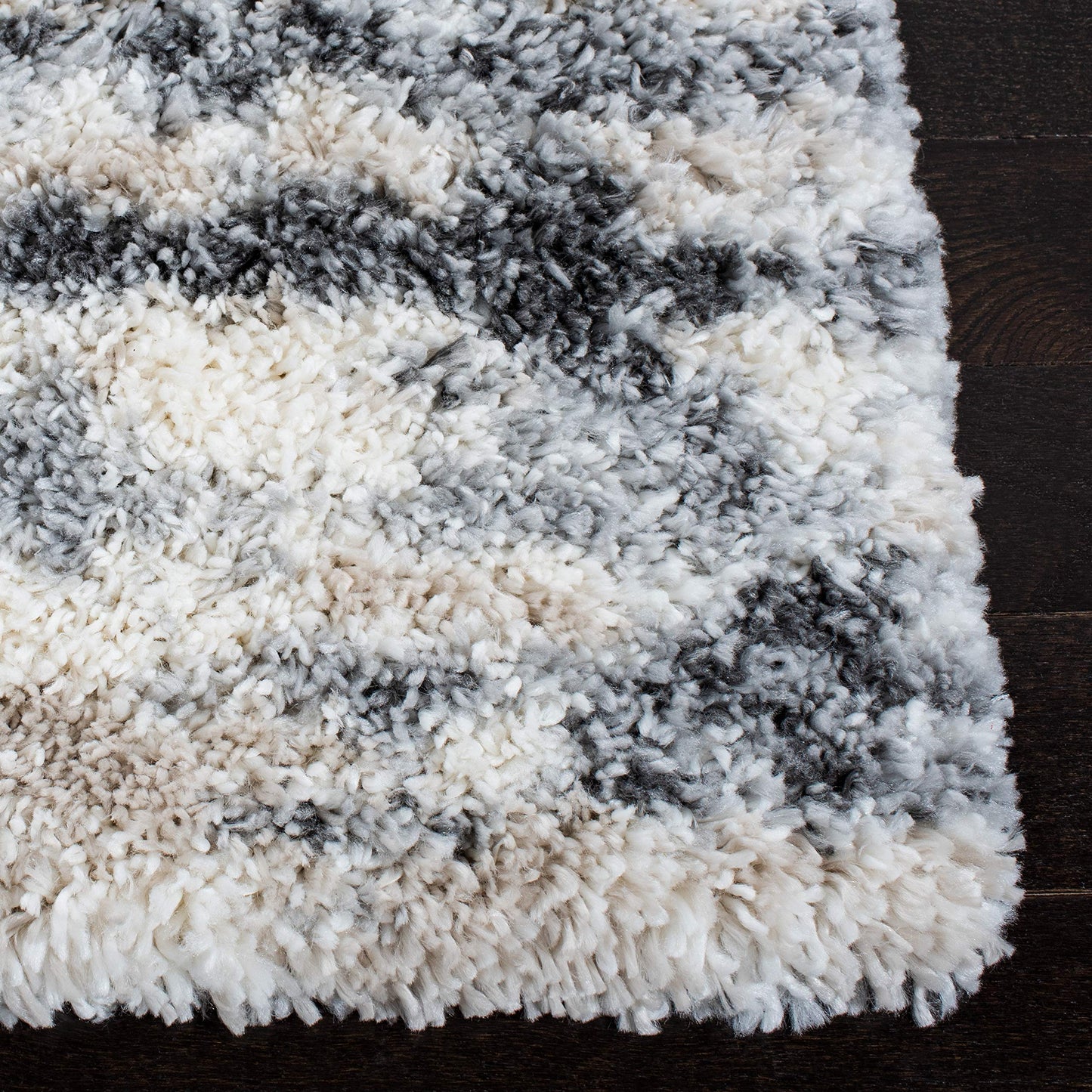 SAFAVIEH Area Rug 10x14 - Fontana Shag Collection - Large - Grey & Ivory, Non-Shedding & Easy to Clean, Plush Thick Pile, Ideal for Living Room, Bedroom, Dining Space (FNT853G)