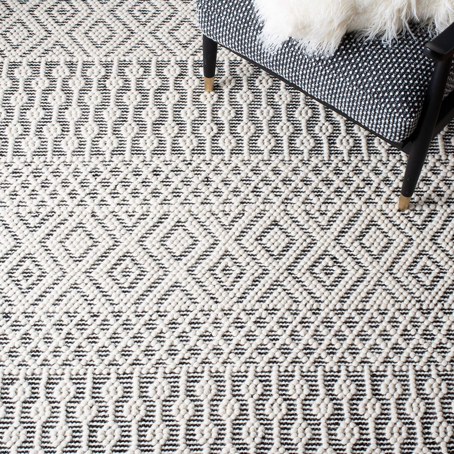 SAFAVIEH Natura Collection Area Rug - 9' x 12', Ivory & Black, Handmade Moroccan Boho Wool Fringe, Ideal for High Traffic Areas in Living Room, Bedroom (NAT852Z)