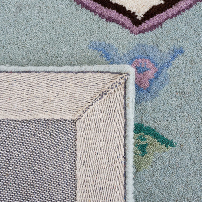 SAFAVIEH Bellagio Collection 8' x 10' Light Green/Ivory BLG535Y Handmade Medallion Premium Wool Living Room Dining Bedroom Area Rug