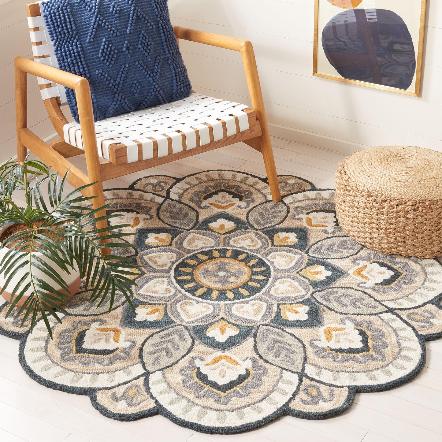 SAFAVIEH Novelty Collection Area Rug - 8' Round, Beige & Navy, Handmade Boho Floral Rustic Country Wool, Ideal for The Living Room, Dining Room, Bedroom (NOV604B-8R)