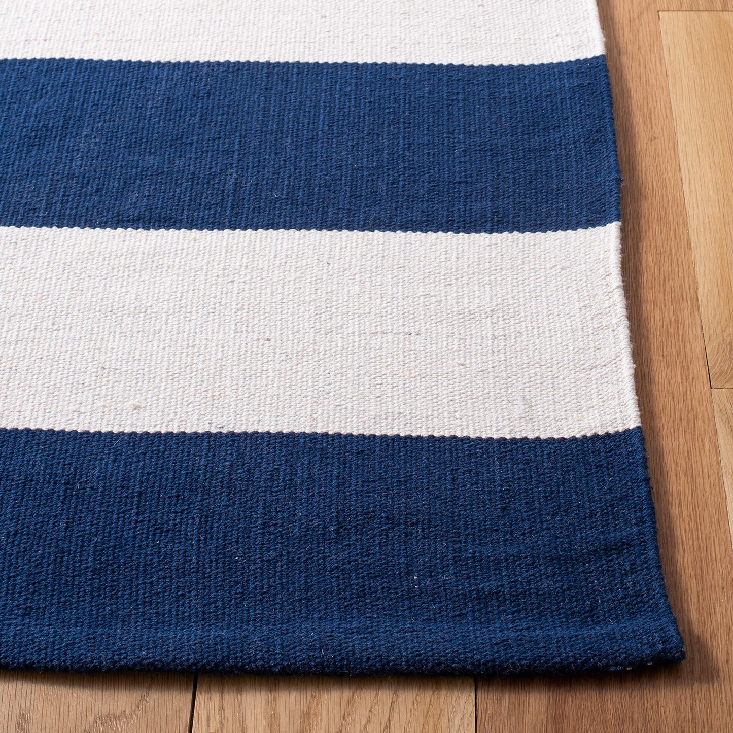SAFAVIEH Montauk Collection X-Large Area Rug - 12' x 18', Navy & Ivory, Handmade Flatweave Cotton, Woven Texture, Farmhouse Stripe Pattern, Ideal for Living Room, Bedroom, Dining Space (MTK712H)
