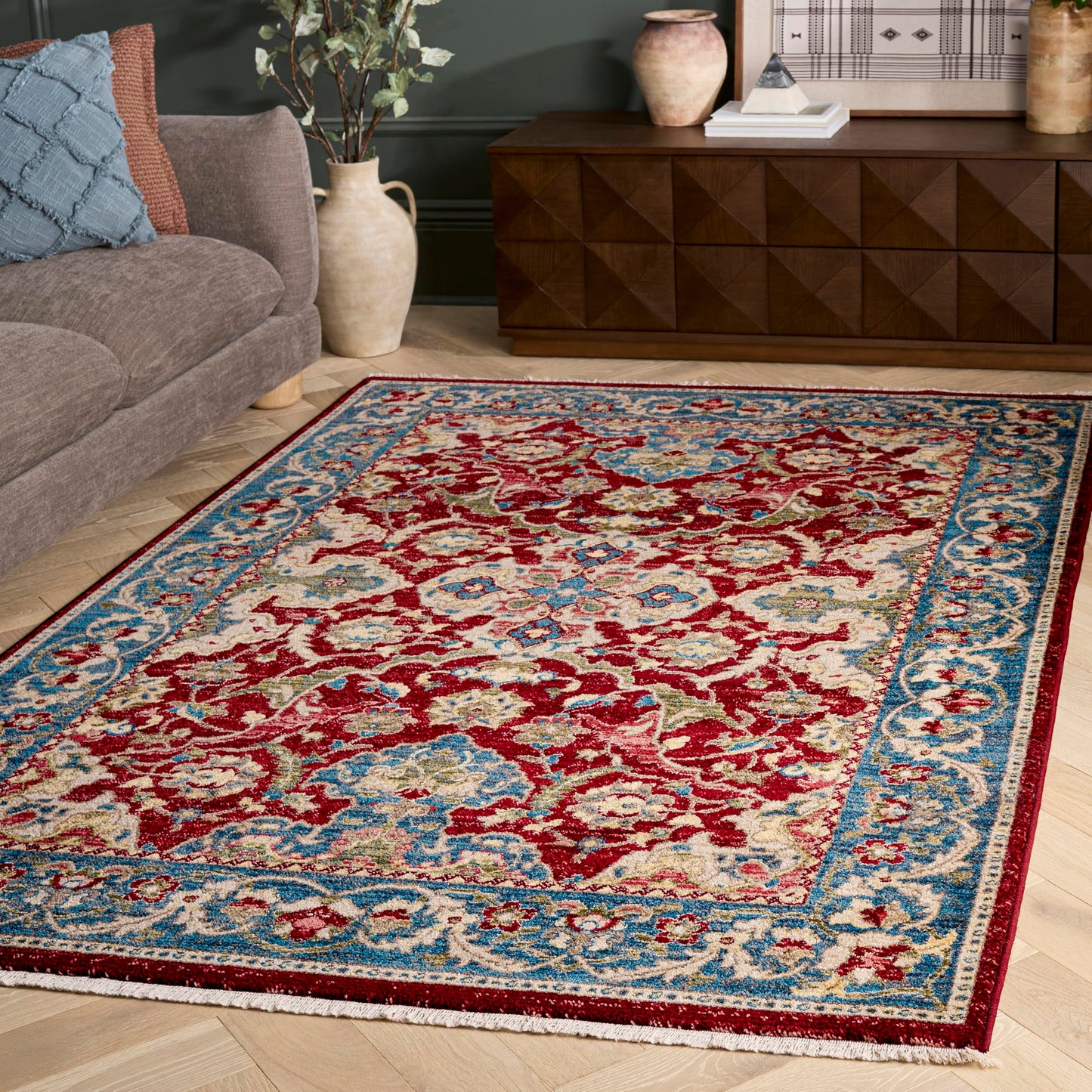 SAFAVIEH Area Rug 8x10 - Kashan Collection - Large - Red & Blue, Traditional Oriental Design, Non-Shedding & Easy Cleaning, Ideal for Living Room, Bedroom, Office, Dining Space (KSN307Q)