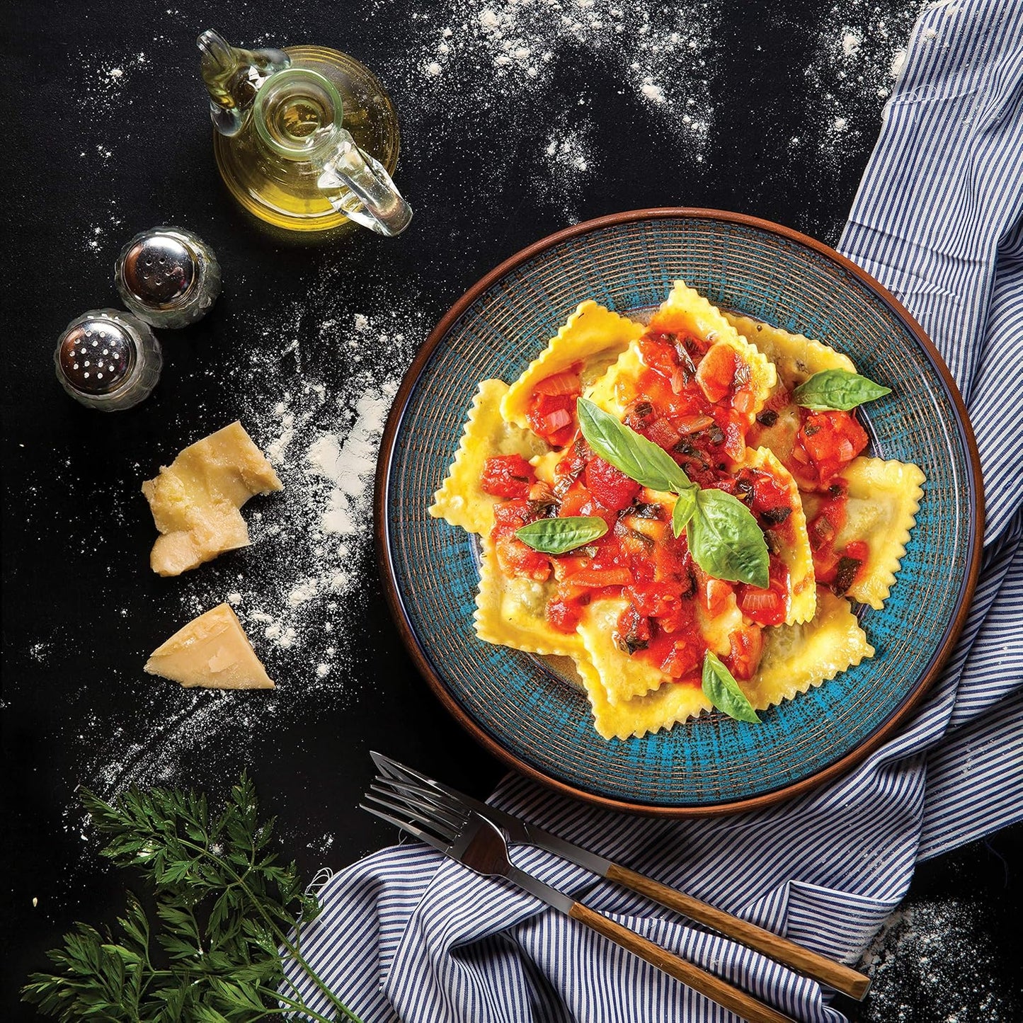 2.5-Inch 2-Inch, 2-Piece Set Fantes Ravioli Maker Stamps With Wooden Handles, Fluted Round And Square Shapes