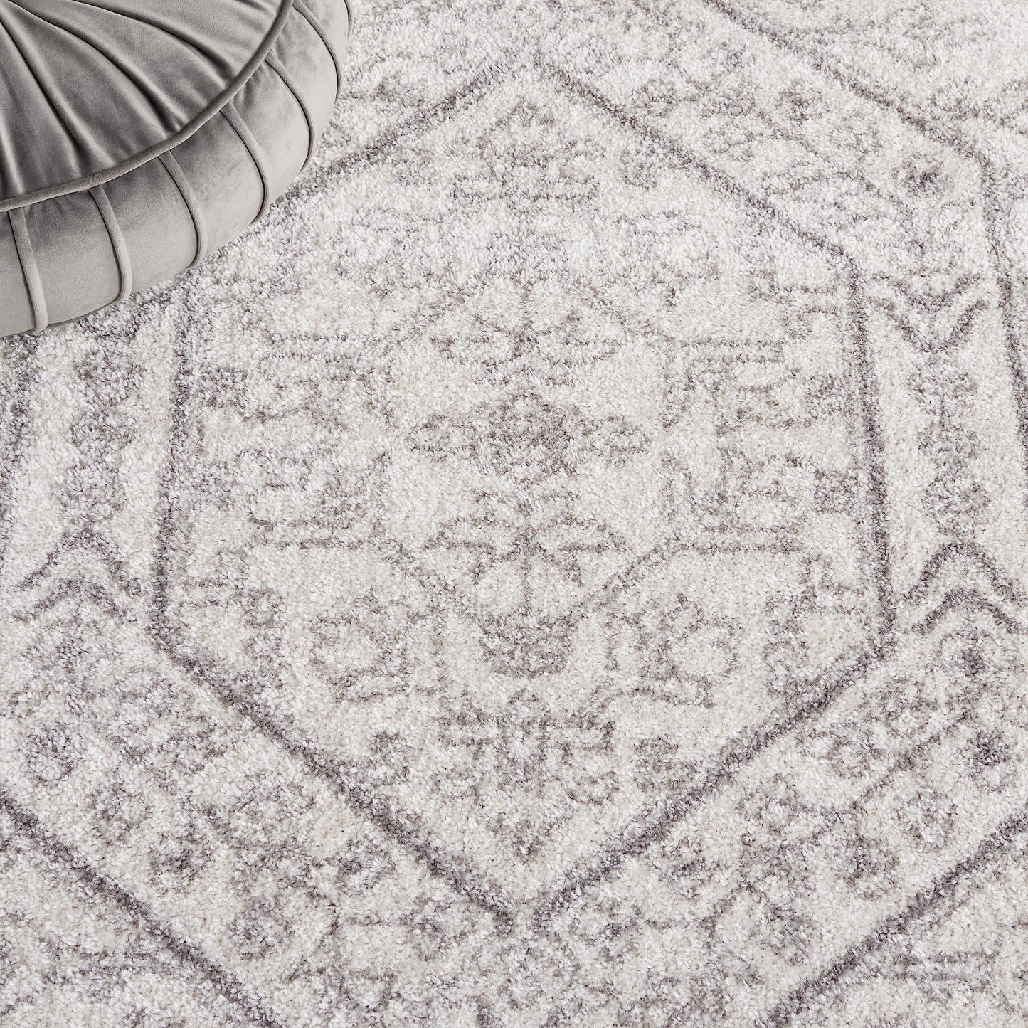 SAFAVIEH Area Rug 10x14 - Adirondack Collection - Large - Ivory & Silver, Oriental Medallion Design, Non-Shedding & Easy to Clean, Ideal for Living Room, Bedroom, Dining Space (ADR108B)