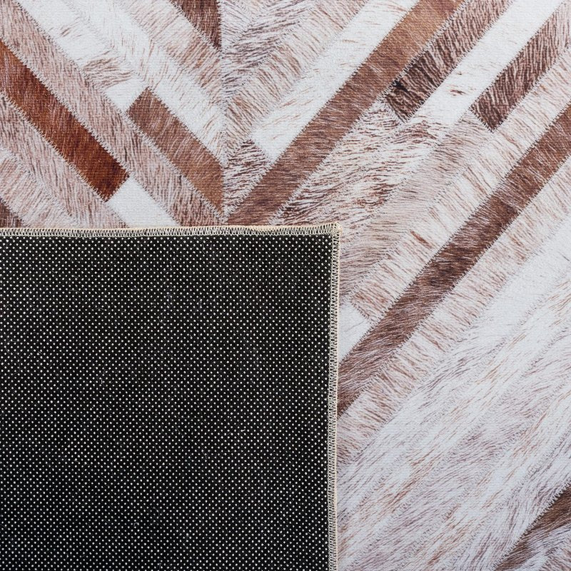 SAFAVIEH Washable Rug Faux Hide Collection - 6' x 9', Beige & Brown, Slip Resistant, Western Rustic Decor, Printed Pattern, Ideal for Living Room, Bedroom, Home Office, Dining Space (FAH526A)