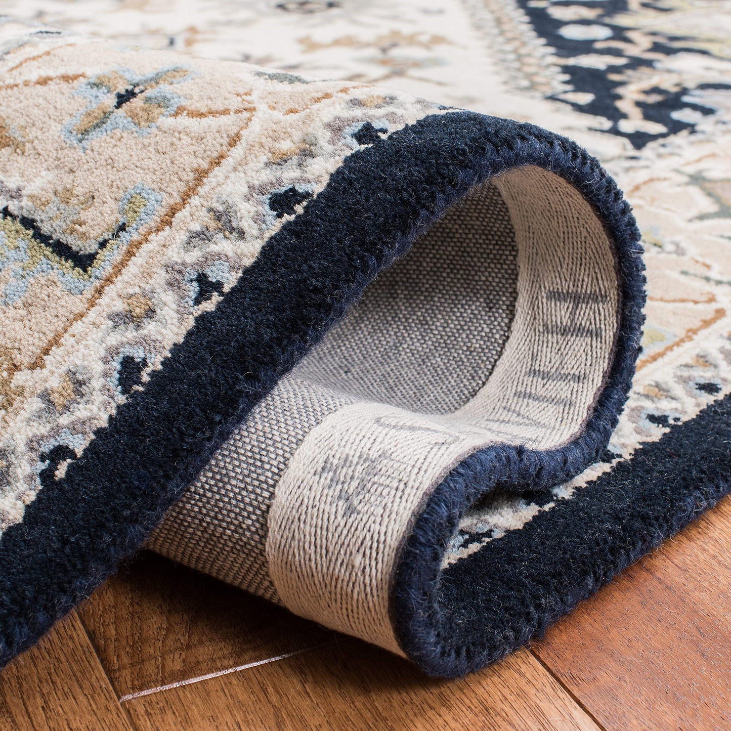 SAFAVIEH Heritage Collection Area Rug - 8' Square, Beige & Navy, Handmade Wool, Traditional Oriental Medallion Design, Ideal for Living Room, Bedroom, Dining Space (HG625D)